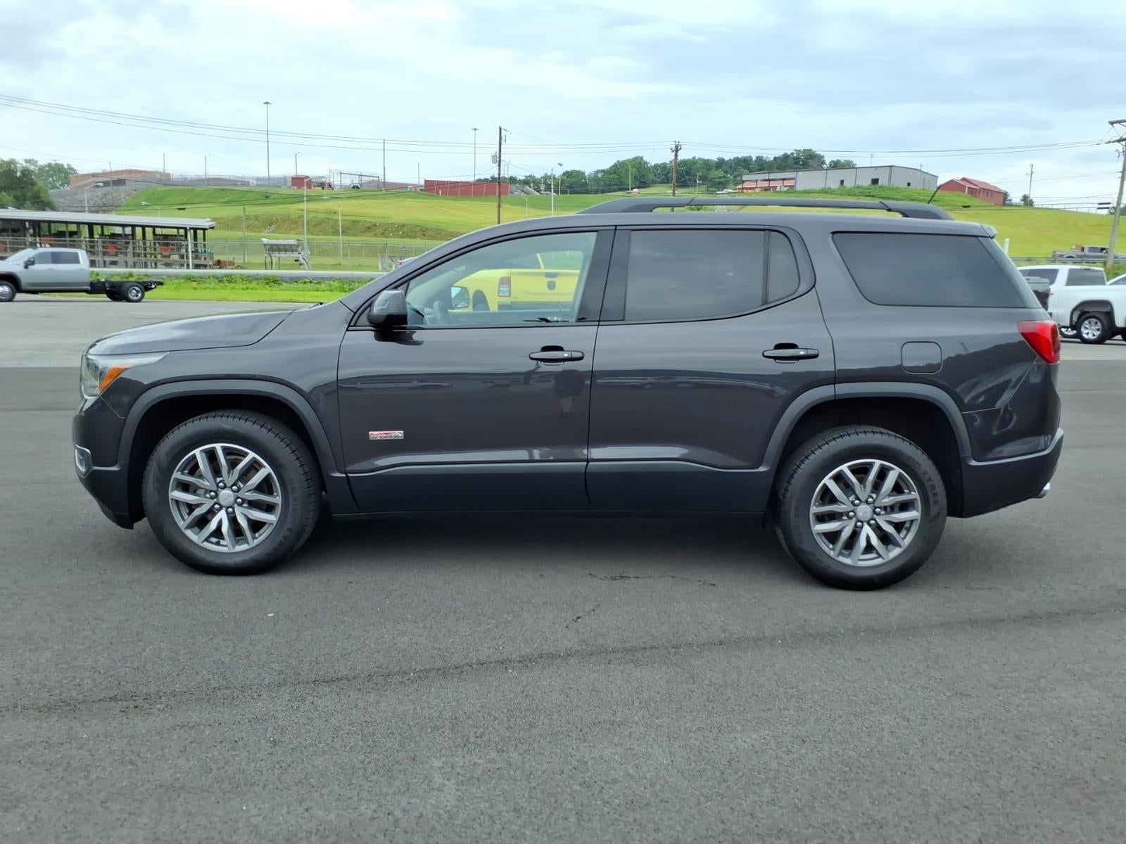 2017 GMC Acadia SLE