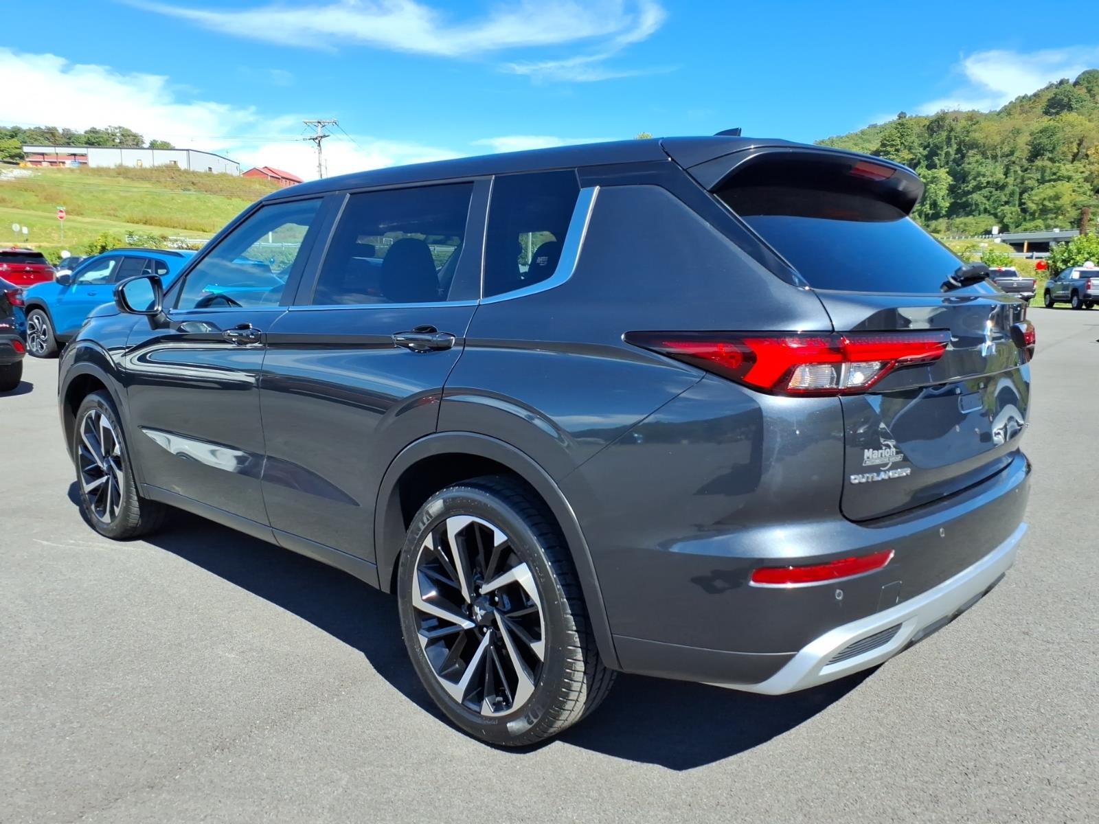 2024 Mitsubishi Outlander SE
